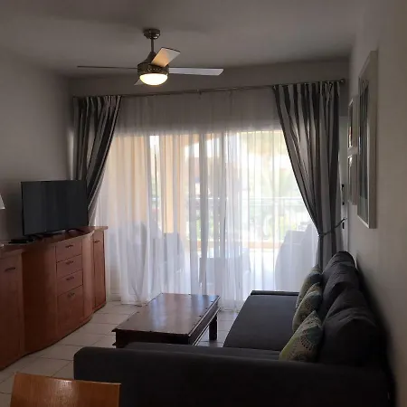 Lägenhet Limnaria Gardens - Modern 1 Bed, Walk To & Shops *