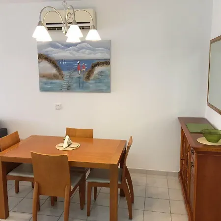 Lägenhet Limnaria Gardens - Modern 1 Bed, Walk To & Shops